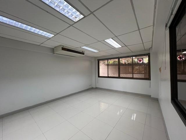 ให้เช่าอาคารสำนักงาน 3 ชั้น 470 ตรม. ถนนบรมราชชนนี เหมาะทำออฟฟิศ หรืออื่นๆ 2