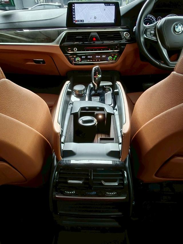 รหัสรถ KPC7997 BMW 520d  สีขาว 2018 สภาพกริ๊บบบบ ประตู Soft Close ในราคาพิเศษ สุดๆ 7