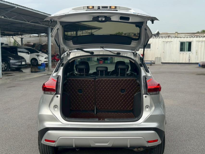 NISSAN Kicks Wagon 4dr V FWD 1.2i Y22 (mnc)สีเทา ออโต้  รถสวยรถบ้านสภาพป้ายแดง 9