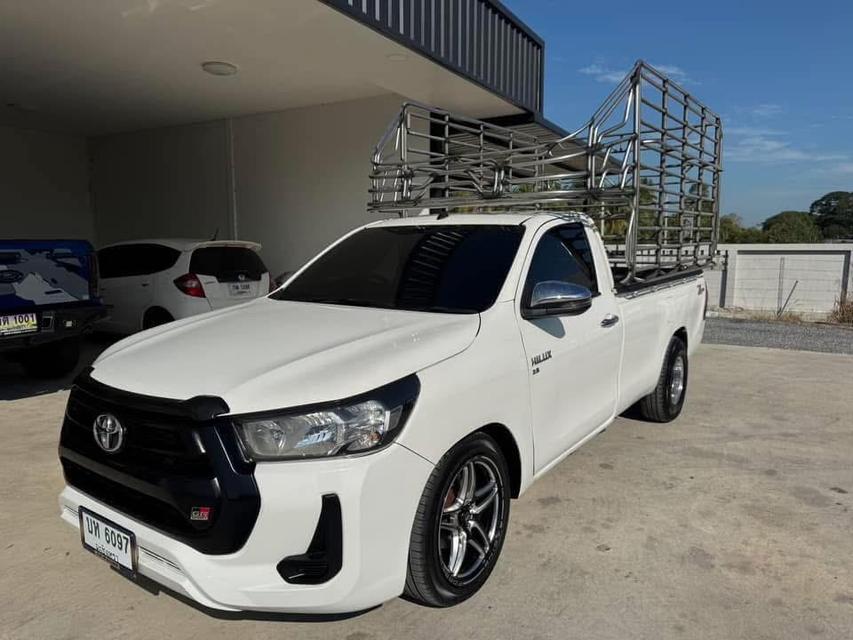 Toyota Hilux Revo 2.8 สีขาว จังหวัด ชลบุรี 2