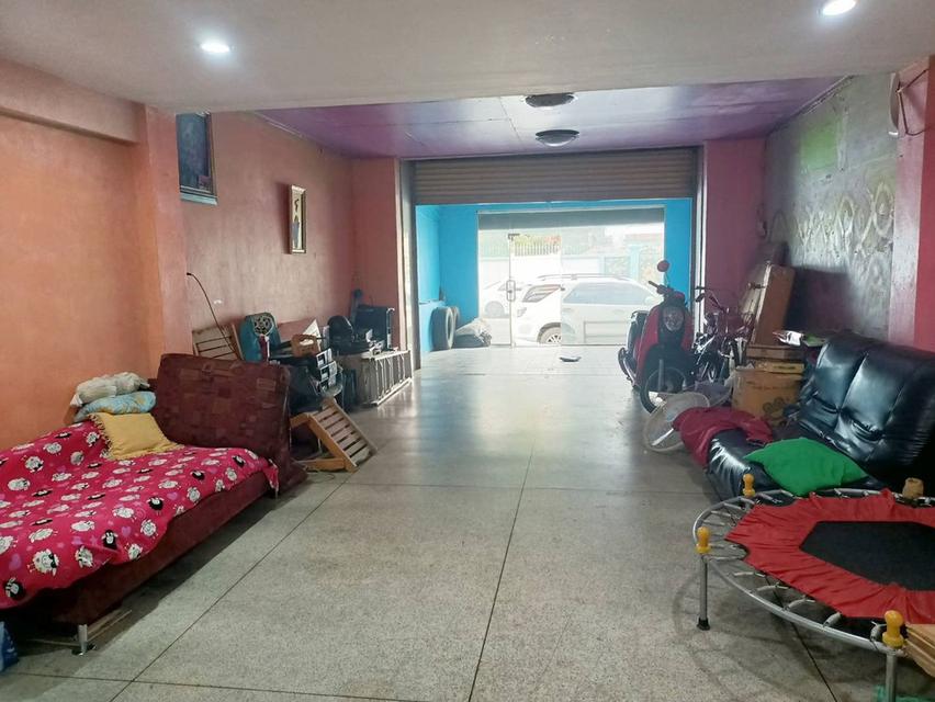 อาคารพาณิชย์ทำเลดีติดถนนสวนผัก 17