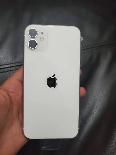 iPhone 11 64GB White 2