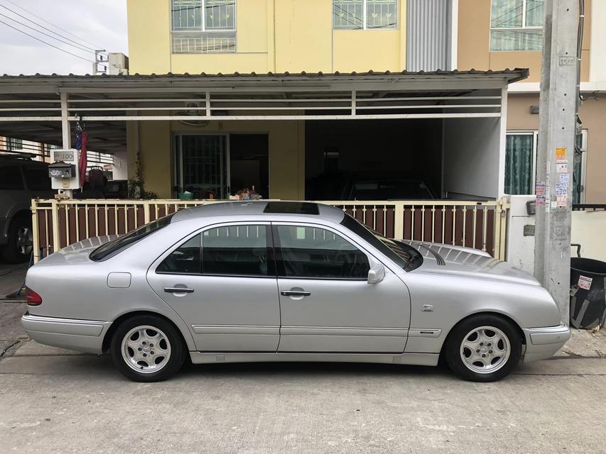 W210 e230 Avantgarde ไม่เคยแก้ส ประกอบนอก Moonroof gear5speed ม่านหลัง กระจกข้างพับได้ Parktronic หน้าหลัง  1