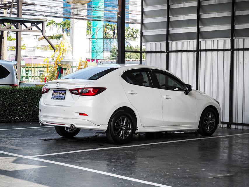 Mazda2 1.3 เบนซิน MinorChange ปี 2017 สีขาว 4