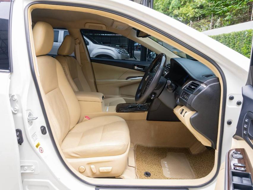 TOYOTA CAMRY 2.5 Hybrid Navi Sedan ปีจด 2016ประกันเครื่องยนต์ เกียร์หลังการขาย 3 ปี /30,000 Km. รูปที่ 3
