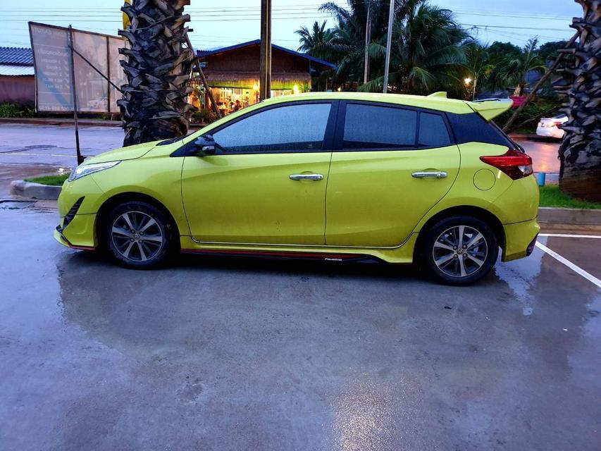 รถยาริส รุ่นท๊อป G+ สีเขียวมะนาว 2