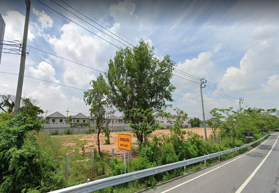 Land for sale close to motorway(Road number 7) 2