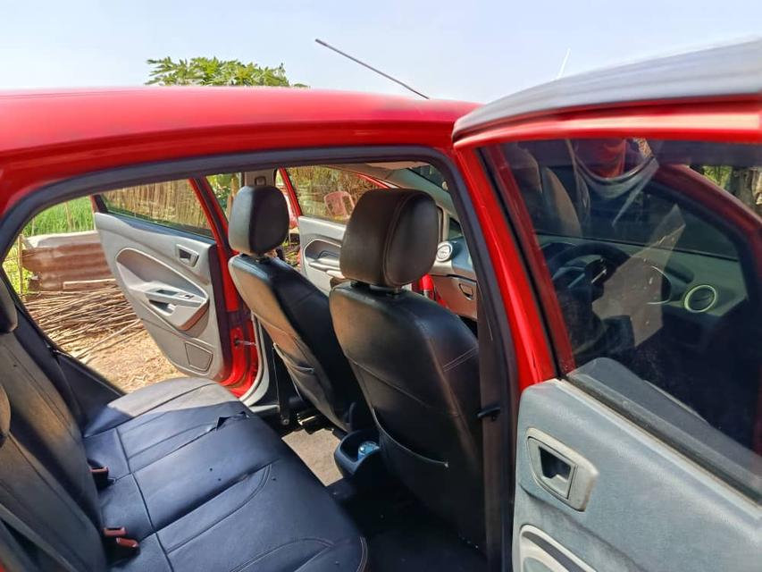 ฟอร์ดเฟียสต้า ตัวท็อปS Hatcback 5 Door จดปี13 ออโต้ เล่มพร้อมโอน ภาษี69 เครื่องดี แอร์เย็น ขับทางไกลสบายๆ รถเจ้าของขายเอง ยังใช้งานอยู่ รถอยู่เทพสถิต_ รูปที่ 7