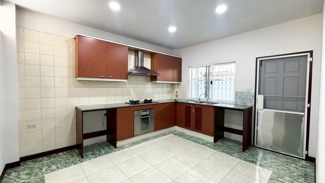 MHR82 บ้านสวยทิศใต้ ลมดีไม่ร้อน! เคหะนคร 3 แต่งครบ Built-in ทั้งหลัง 4 นอน 3 น้ำ ใกล้เตรียมพัฒน์และทางด่วน 7