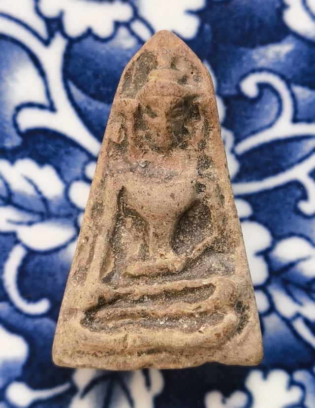 พระผงสุพรรณเนื้อแห้งค่ะ