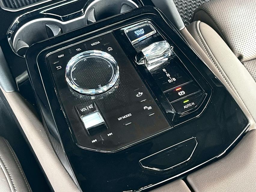 BMW i5 edrive 40 Msport ปี23 9