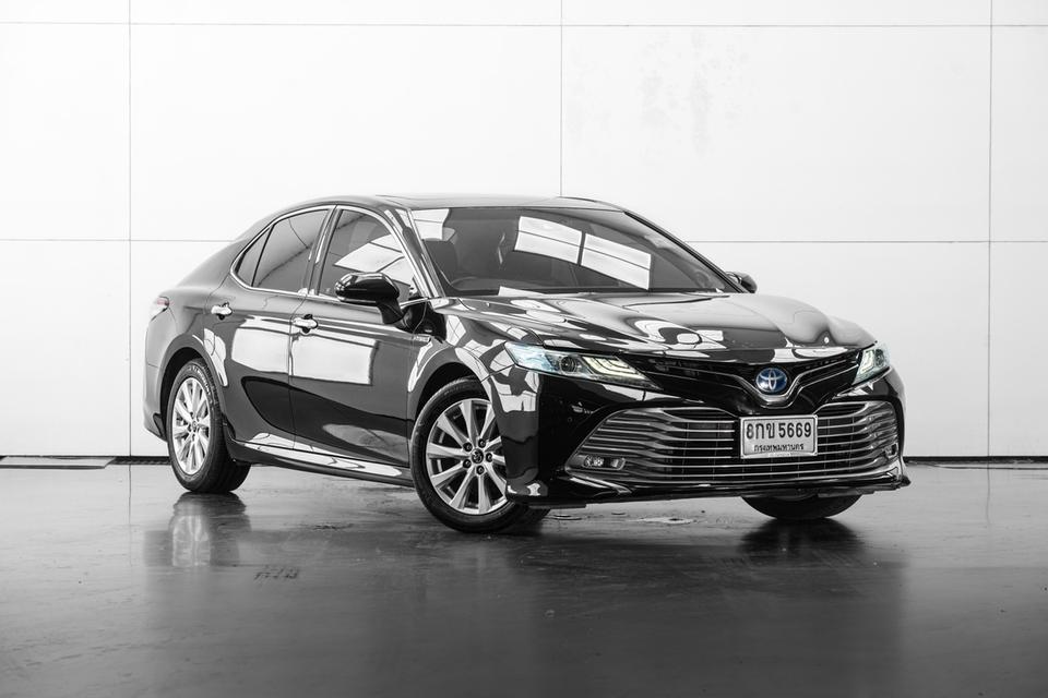 2019 TOYOTA TOYOTA CAMRY 2.5 HYBRID PREMIUM สีดำ เลขไมล์ 101567 กม.