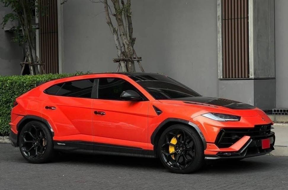 Lamborghini Urus ปี 2023