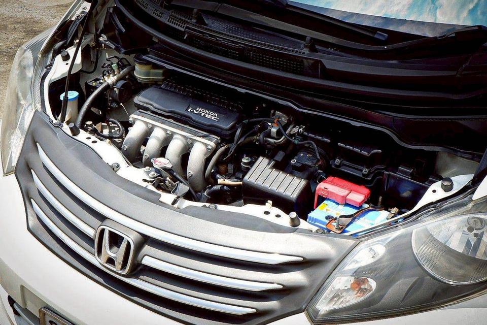Honda Freed 1.5 SE เกียร์ Auto สีขาวมุก ปี 2010 16