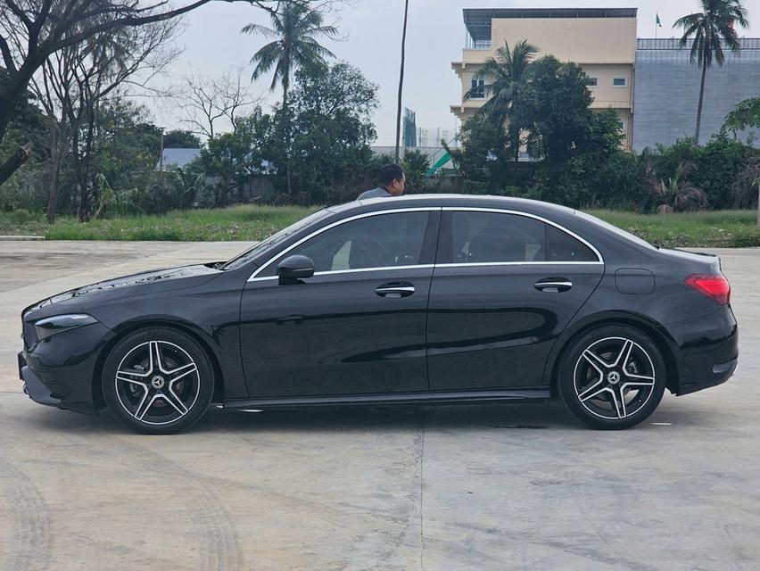 Mercedes-Benz A200 AMG Dynamic  facelift ปี 2023 เลขไมล์ 13,000 km. 3