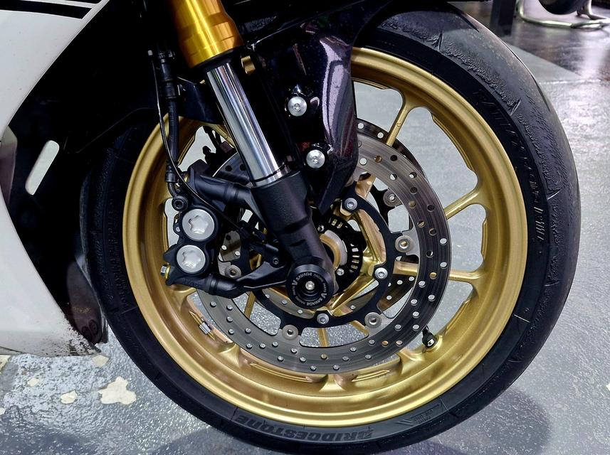 Yamaha R7 13
