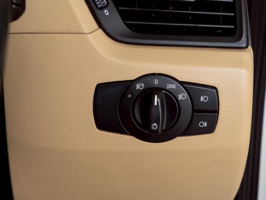 รหัสรถ 12AT6168 BMW X1 2.0 sDrive18i xLine( E84 ) | ปี : 2012 10