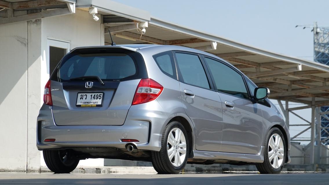 Honda Jazz GE Japan ปี 2012 สี เทา ไมล์ 200,000 กม. 13