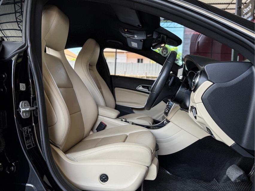 รหัสรถ WRT8281 2018 MERCEDES BENZ, CLA200 URBAN 1.6 เทอร์โบ 156 hp 7 Speed 14