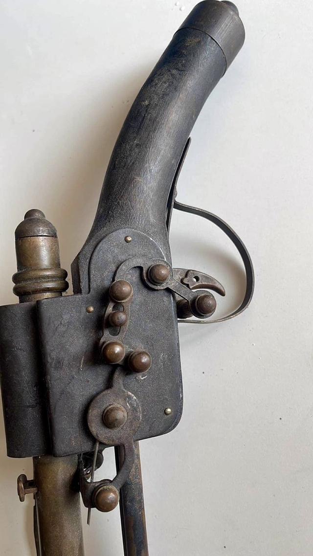 โมเดลปืนสปริงทองเหลือง ปืนทองเหลืองโบราณ ปืนโจรสลัด เสมือนจริง แถมลูกดอก รูปที่ 4