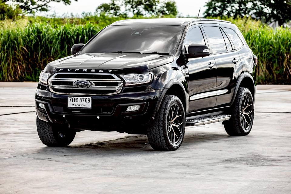 Ford Everest 2.2 Titanium Sunloof ปี 2018 สีดำ มือเดียวป้ายแดง