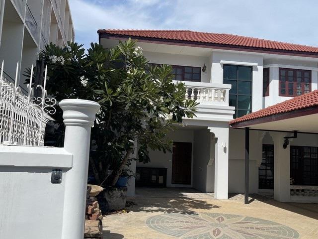 ให้เช่า บ้าน ย่านราชวิถี ถนนพระรามที่ 5 ซอยราชวิถี32 ซอยสุจริต2 เขตดุสิต รีโนเวทใหม่ทั้งหลัง  1