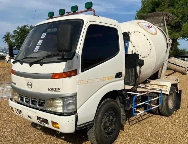 HINO DUTRO 122 แรง ปี 48 รถบรรทุกโม่ผสมปูน