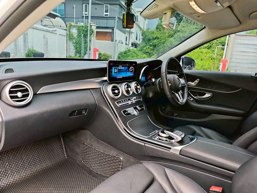 รถบ้านแท้ 100% สวยเดิมการันตี  Mercedes Benz C300e Avantgardeปี 2019 11