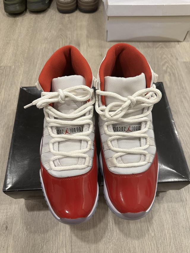 Jordan 11 university red 10
