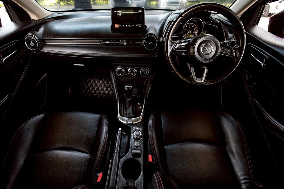 Mazda2 1.3 HighConnect Sport MNC ปี 2018 สีแดง 13
