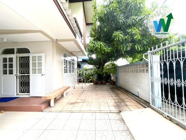 ขายบ้าน ซ.คล้อย ตลาดขวัญ สวนใหญ่ เมืองนนทบุรี 47 ตร.ว  2 ชั้น ใกล้ศูนย์ราชการนนท์ 2