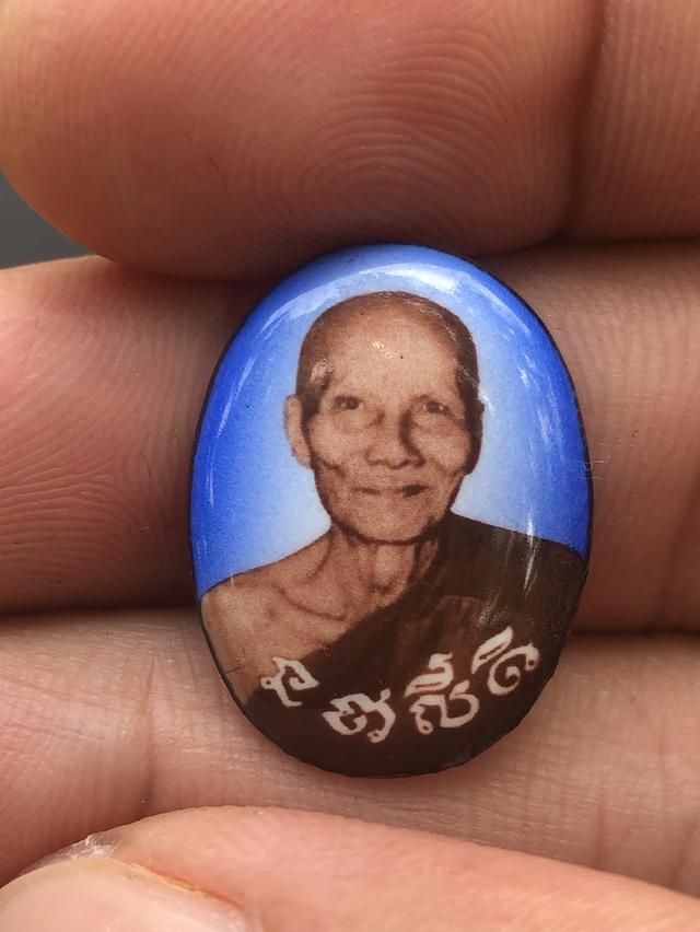 ล็อกเก็ตหลวงพ่อเต๋ ไม่ทราบที่แน่ชัด