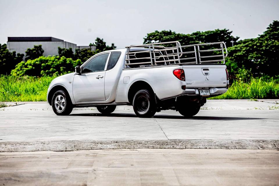 Mitsubishi Triton Cab 2.4 เบนซิล สีเทา CNG ปี 2011 มือเดียวป้ายแดง 9