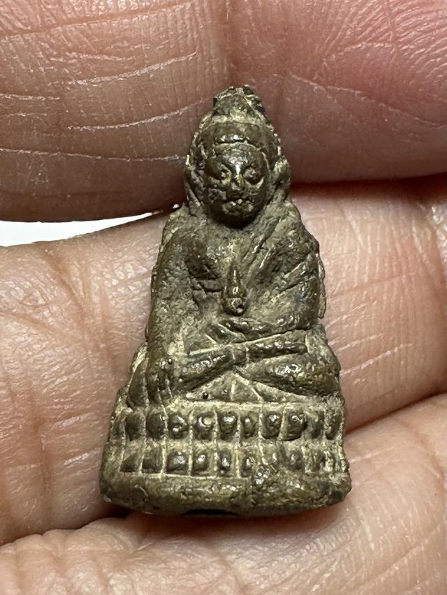 พระชัยวัฒน์ หล่อโบราณ เนื้อสัมฤทธิ์ เก่าไม่ทราบที่