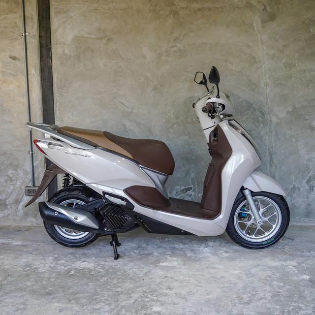 HONDA Lead 4V. รุ่นยอดนิยม