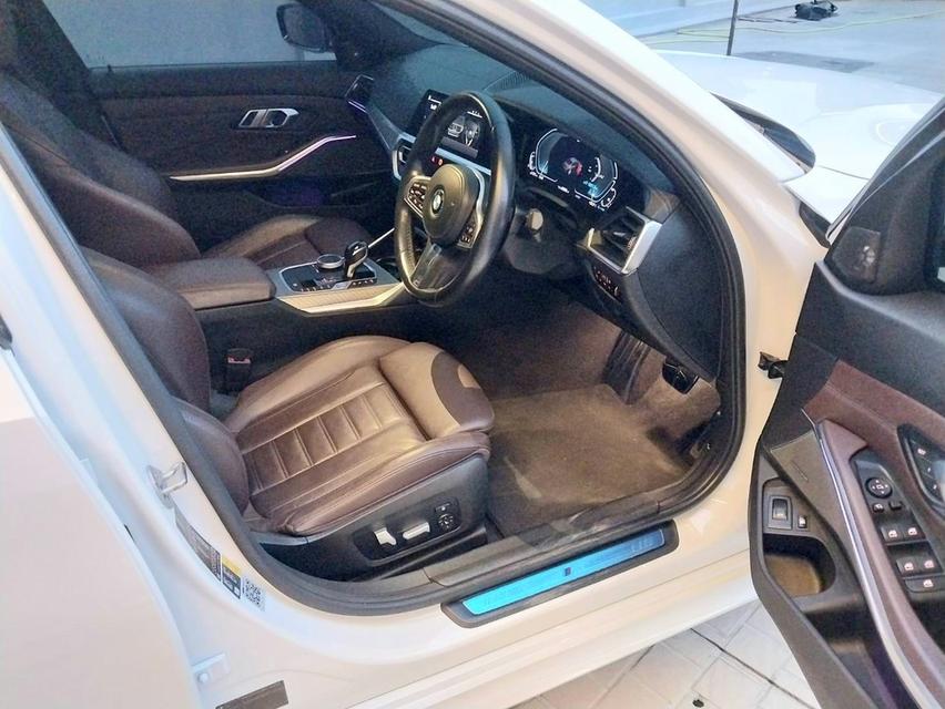 BMW 330e M-Sport 2021 ราคา 1,295,000.- 9