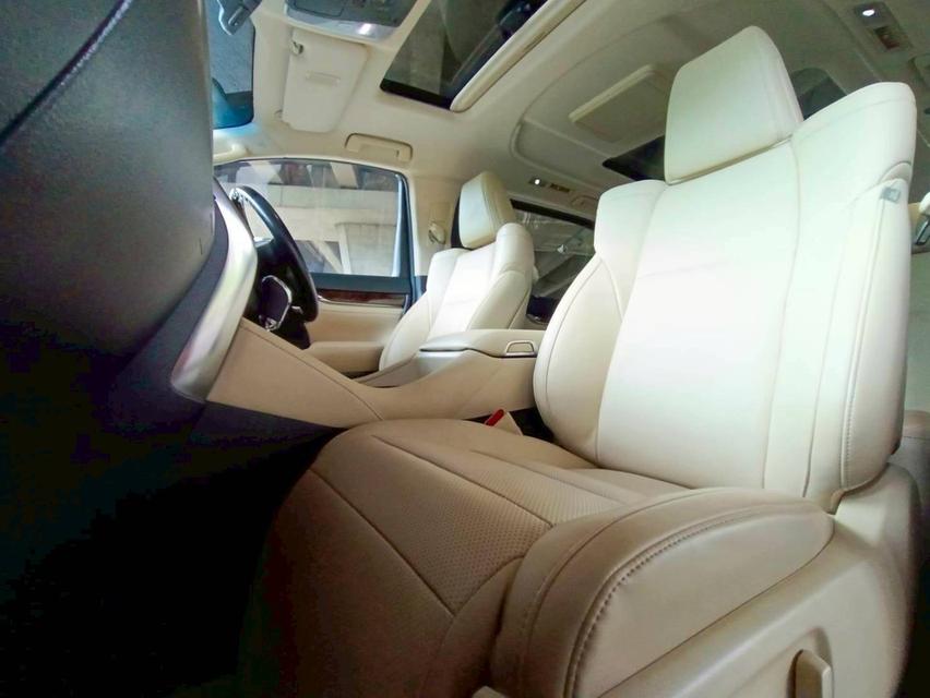 รหัสรถ PEAT97 🚙🚐TOYOTA ALPHARD​ HYBRID  ปี​ 18 12