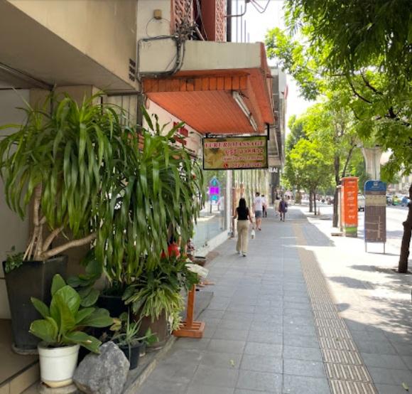 ให้เช่าอาคารพาณิชย์ 3 ชั้น 1 คูหา ติดหน้าถนนเมน สุขุมวิท ใกล้ Emquatier 500 เมตร ใกล้ BTS พร้อมพงษ์ ทำเลดีมาก แหล่งอาศัย 4