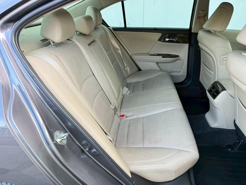 HONDA ACCORD 2.0EL 2013 สีเทา มือเดียว 12