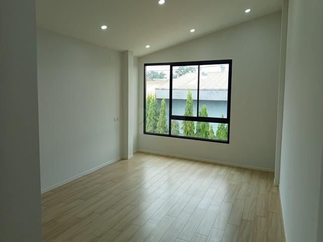 PB5352 ขายโกดังพร้อมออฟฟิศ 3 ชั้น ย่าน ลำลูกกาคลอง8 ที่ดินผังสีม่วง สำหรับอุตสาหกรรมและคลังสินค้า 10