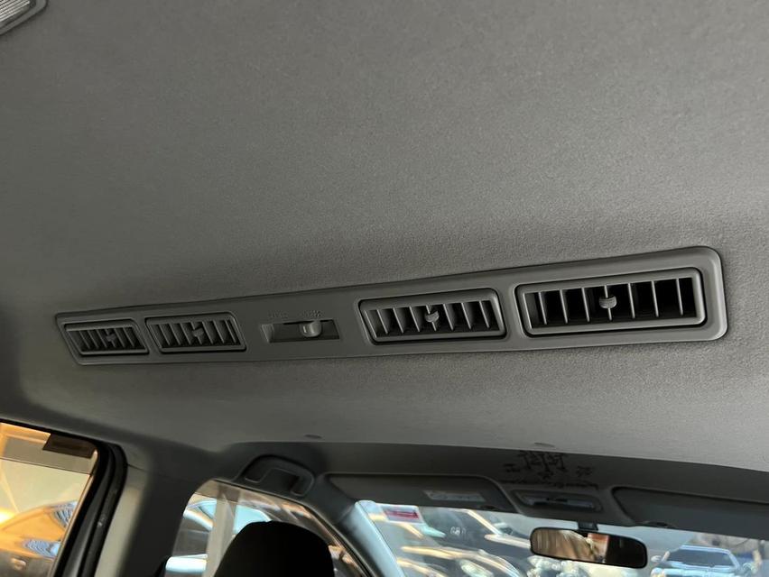 Toyota SIENTA 1.5G Wagon 8