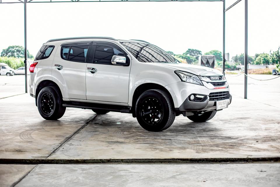 Isuzu Mu-X 3.0 DVD Navi สีขาว ปี 2015 รถบ้านสวย สนใจติดต่อ.099-2459121 เซลล์เอก ราคา 579,000 บาท