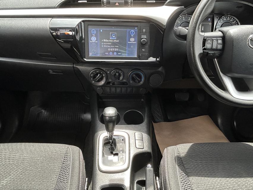 Toyota Hilux Revo 2.4 Entry Smart Cab Prerunner AT ปี 2021  ผ่อน 8,957 บาท รูปที่ 8