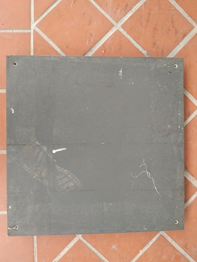 แผ่นพื้นยกสำเร็จรูป Raised floor โครงผิวด้านนอกเป็นเหล็ก ขนาด60*60 ซม. หนาประมาณ33 มม. น้ำหนักโดยประมาณ10 กก. ต่อ1แผ่น แข็งแรงทนทาน 1