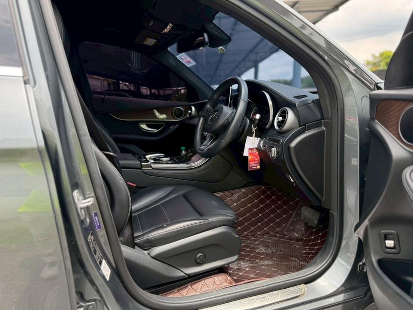 Mercedes Benz GLC250d ปี 2018   17