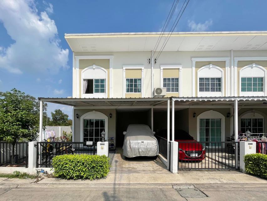 ทาวน์เฮ้าท 2 ชั้น ใกล้รถไฟฟ้าสายสีเขียว 1