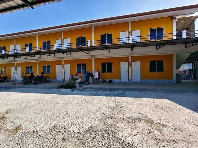 หอพักว่างปล่อยเช่าหนองตำลึงชลบุรี ซอยศาลเจ้าพ่อปลัดพลาย ห้องว่างชั้นล่าง 1 ห้อง ค่าเช่าเดือนละ 2600 บาท 2