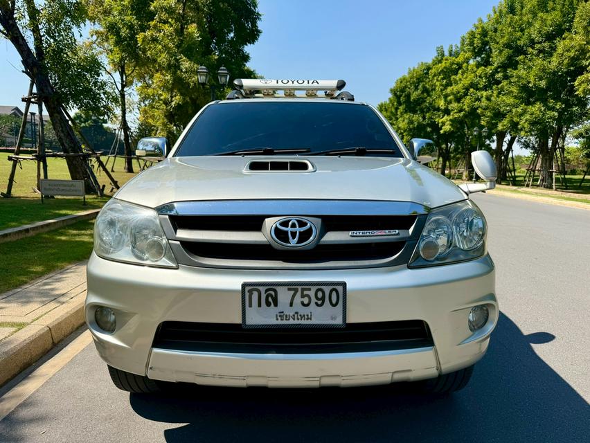 TOYOTA FORTUNER 3.0 G 4WD ปี 2006 สีเทา เกียร์ธรรมดา 2