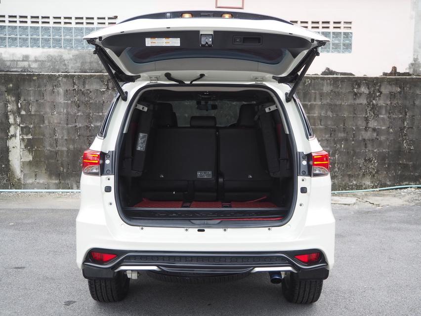 TOYOTA FORTUNER 2.8 TRD SPORTIVO BLACK TOP 2WD ปี 2020 9