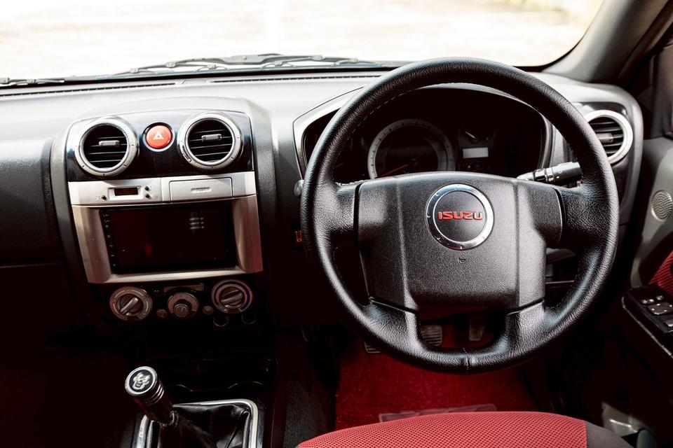 Isuzu Space Cab 2.5 X-Series สีเทา เกียร์  MT ปี 2011 15